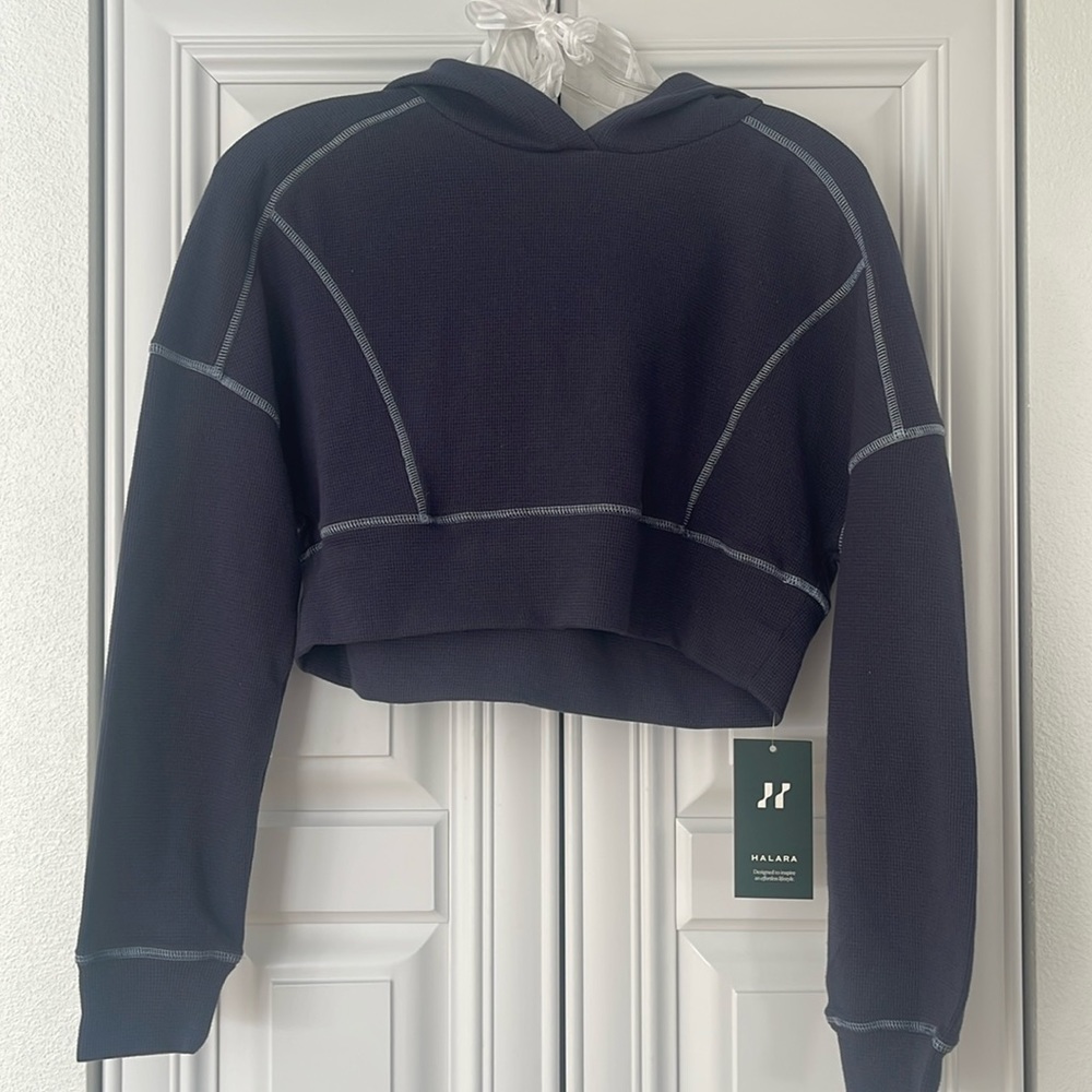 HALARA HOODED CROPPED SWEATSHIRT (1094). NWT. BLUE. SZ XS.